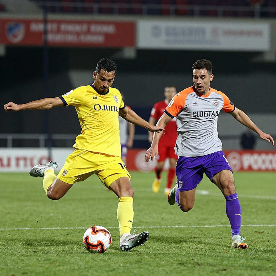 Học viện Premier League: 4% lên đội một, và khoảng trống mang tên 'lương'